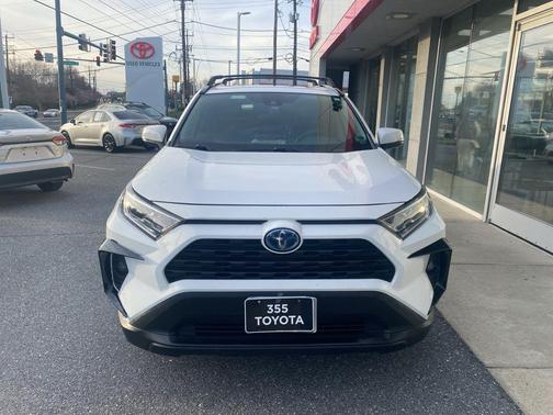 2021 Toyota RAV4 Hybrid XLE