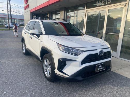 2021 Toyota RAV4 Hybrid XLE