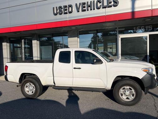 2017 Toyota Tacoma SR