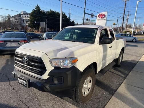 2017 Toyota Tacoma SR