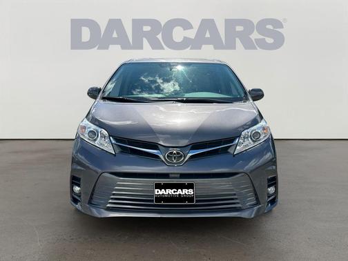 2018 Toyota Sienna XLE