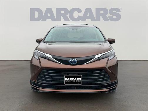 2024 Toyota Sienna LE