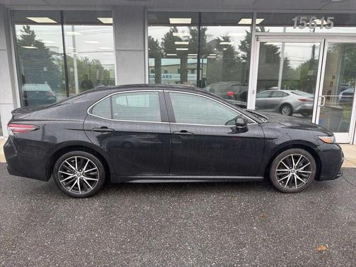 Midnight Black Metallic 2024 Toyota Camry SE