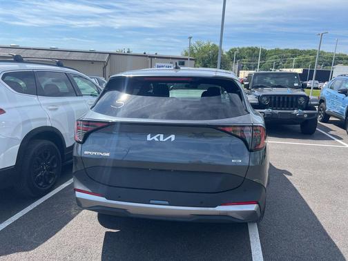 Fusion Black 2026 Kia Sportage Hybrid LX