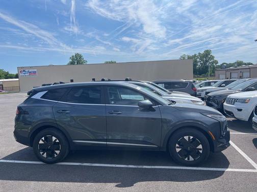 Fusion Black 2026 Kia Sportage Hybrid LX