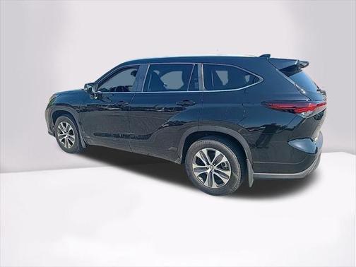 2024 Toyota Highlander Hybrid XLE