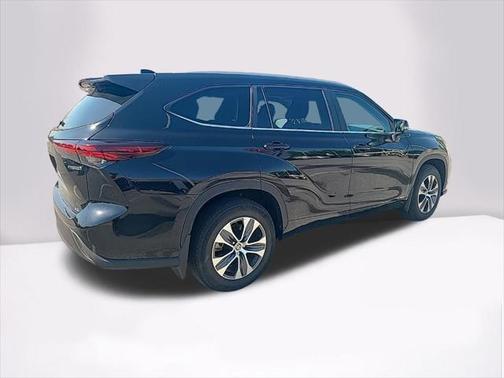 2024 Toyota Highlander Hybrid XLE