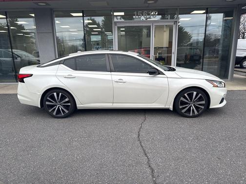 2020 Nissan Altima SR FWD