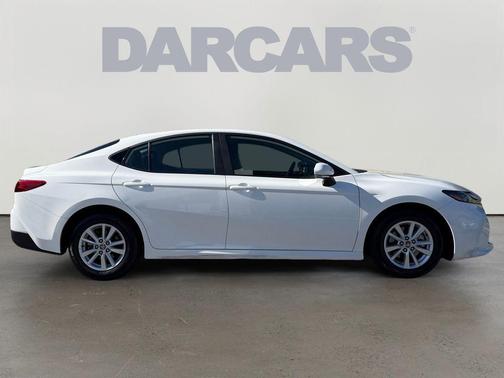 Ice 2025 Toyota Camry LE