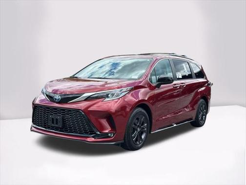 2024 Toyota Sienna XSE 7 Passenger