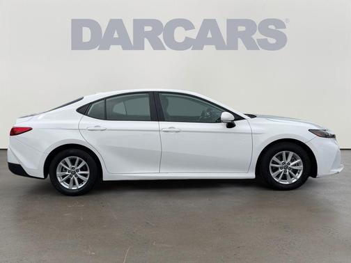 Ice 2025 Toyota Camry LE