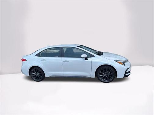 2025 Toyota Corolla Hybrid SE