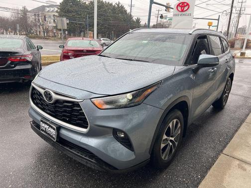 2024 Toyota Highlander XLE