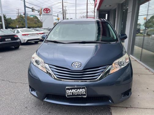 2017 Toyota Sienna LE