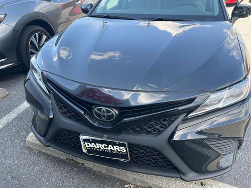 Midnight Black Metallic 2018 Toyota Camry SE