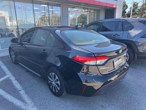 2022 Toyota Corolla Hybrid LE