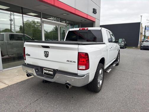 Bright White Clearcoat 2018 RAM 1500 Big Horn