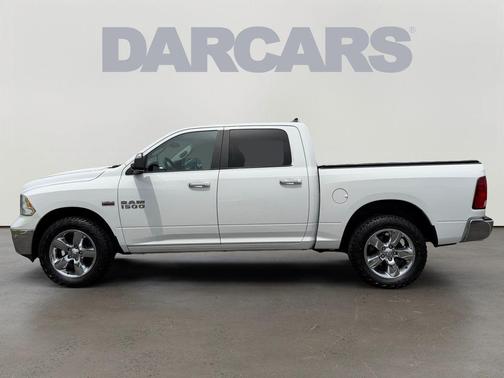 Bright White Clearcoat 2018 RAM 1500 Big Horn