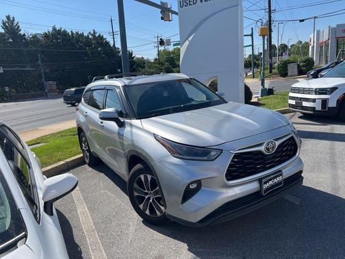 Celestial Silver Metallic 2021 Toyota Highlander XLE