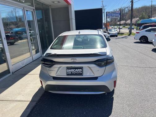 Classic Silver Metallic 2021 Toyota Corolla LE