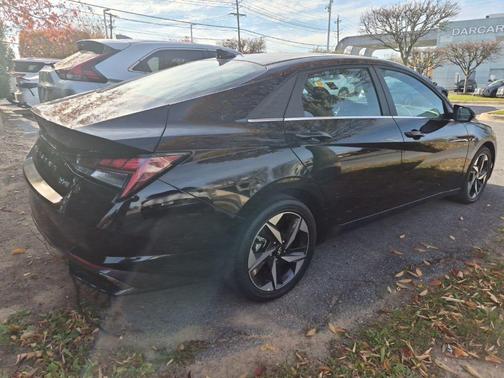 2022 Hyundai ELANTRA HEV Limited