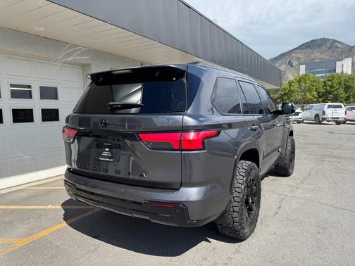 2024 Toyota Sequoia Platinum