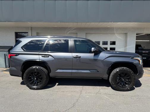 2024 Toyota Sequoia Platinum