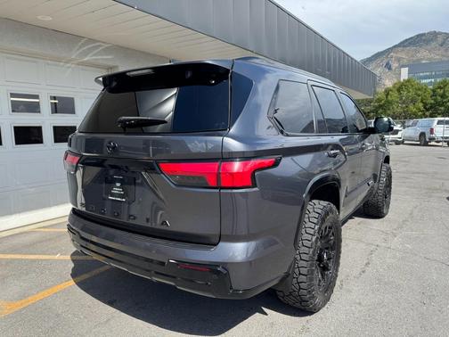 2024 Toyota Sequoia Platinum