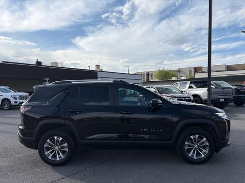 Mosaic Black Metallic 2025 Chevrolet Equinox LT