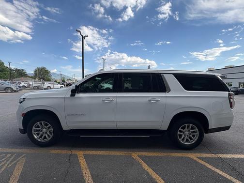 2021 Chevrolet Suburban LT