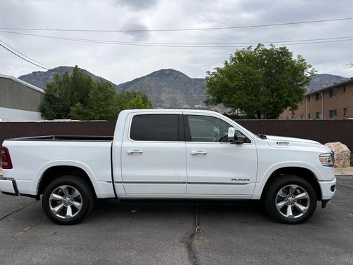Bright White Clearcoat 2021 RAM 1500 Limited