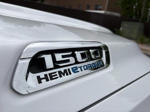 Bright White Clearcoat 2021 RAM 1500 Limited