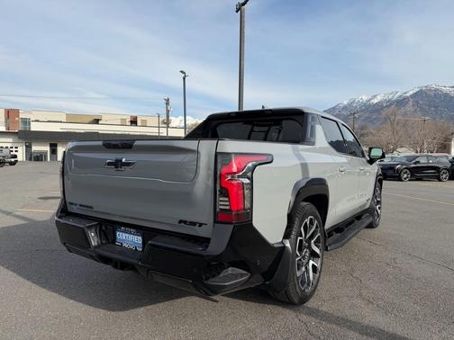 2025 Chevrolet Silverado EV RST