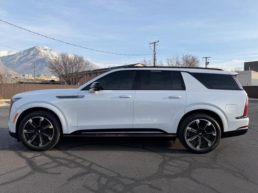 2026 Cadillac Escalade IQL Sport