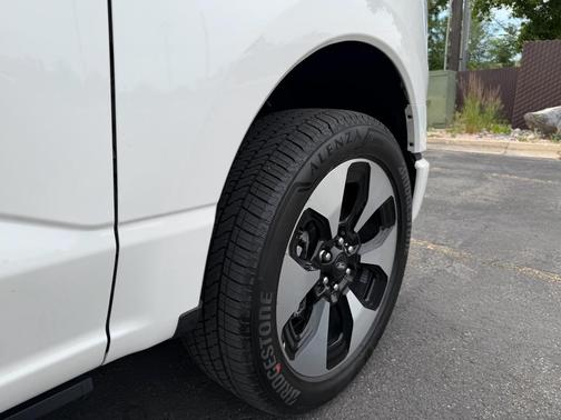 Star White 2025 Ford F-150 Lightning Platinum