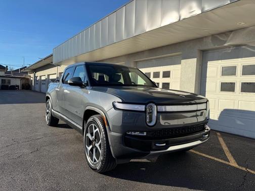 2023 Rivian R1T Adventure Package