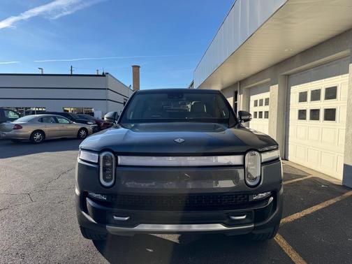 2023 Rivian R1T Adventure Package