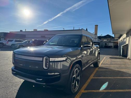 2023 Rivian R1T Adventure Package