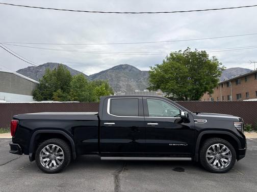 Onyx Black 2023 GMC Sierra 1500 Denali