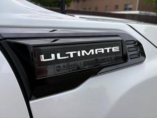 White Frost Tri-Coat 2025 GMC Sierra 2500 Denali Ultimate