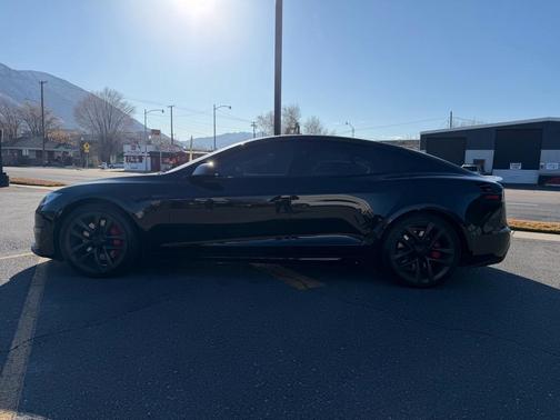 2023 Tesla Model S Plaid