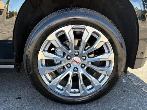 Onyx Black 2024 GMC Yukon XL Denali
