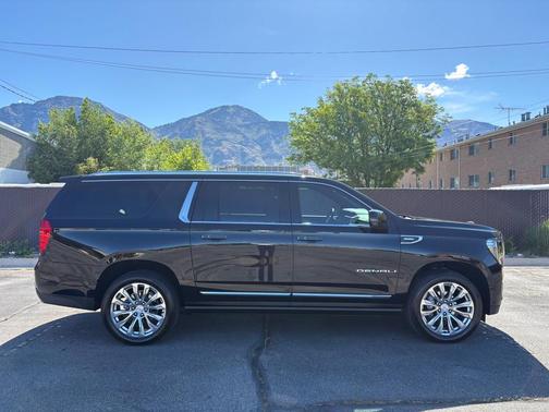 Onyx Black 2024 GMC Yukon XL Denali