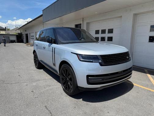 2023 Land Rover Range Rover P530 SE