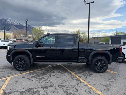 Onyx Black 2024 GMC Sierra 3500 AT4