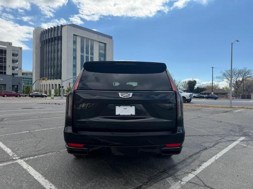 2022 Cadillac Escalade ESV Sport Platinum