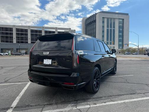 2022 Cadillac Escalade ESV Sport Platinum