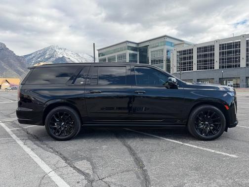 2022 Cadillac Escalade ESV Sport Platinum