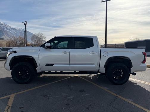 2024 Toyota Tundra Hybrid Platinum