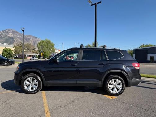 Deep Black Pearl Effect 2018 Volkswagen Atlas 3.6L SE w/Technology